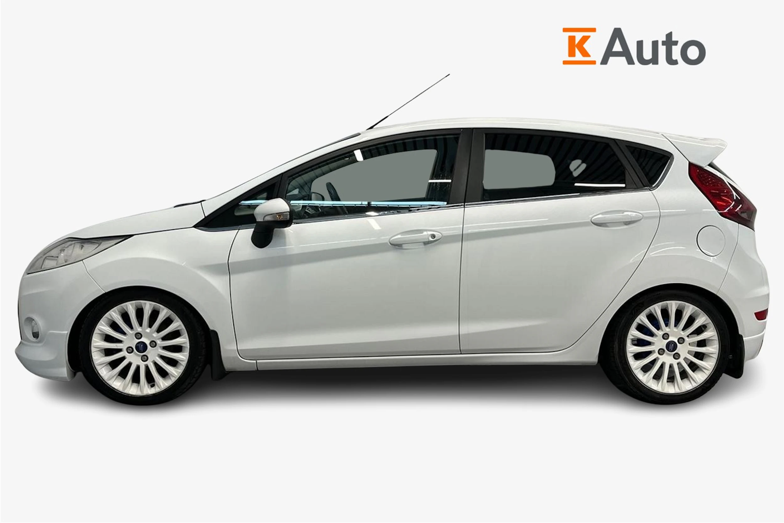 valkoinen Ford Fiesta 2011 kuva 5.