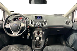 valkoinen Ford Fiesta 2011 kuva 9.