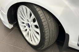 valkoinen Ford Fiesta 2011 kuva 25.