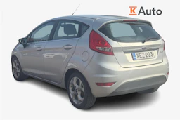 harmaa Ford Fiesta 2011 kuva 2.