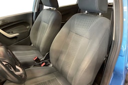 sininen Ford Fiesta 2012 kuva 10.