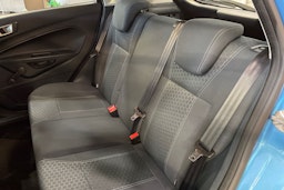 sininen Ford Fiesta 2012 kuva 14.
