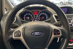 sininen Ford Fiesta 2012 kuva 15.