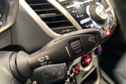 sininen Ford Fiesta 2012 kuva 16.