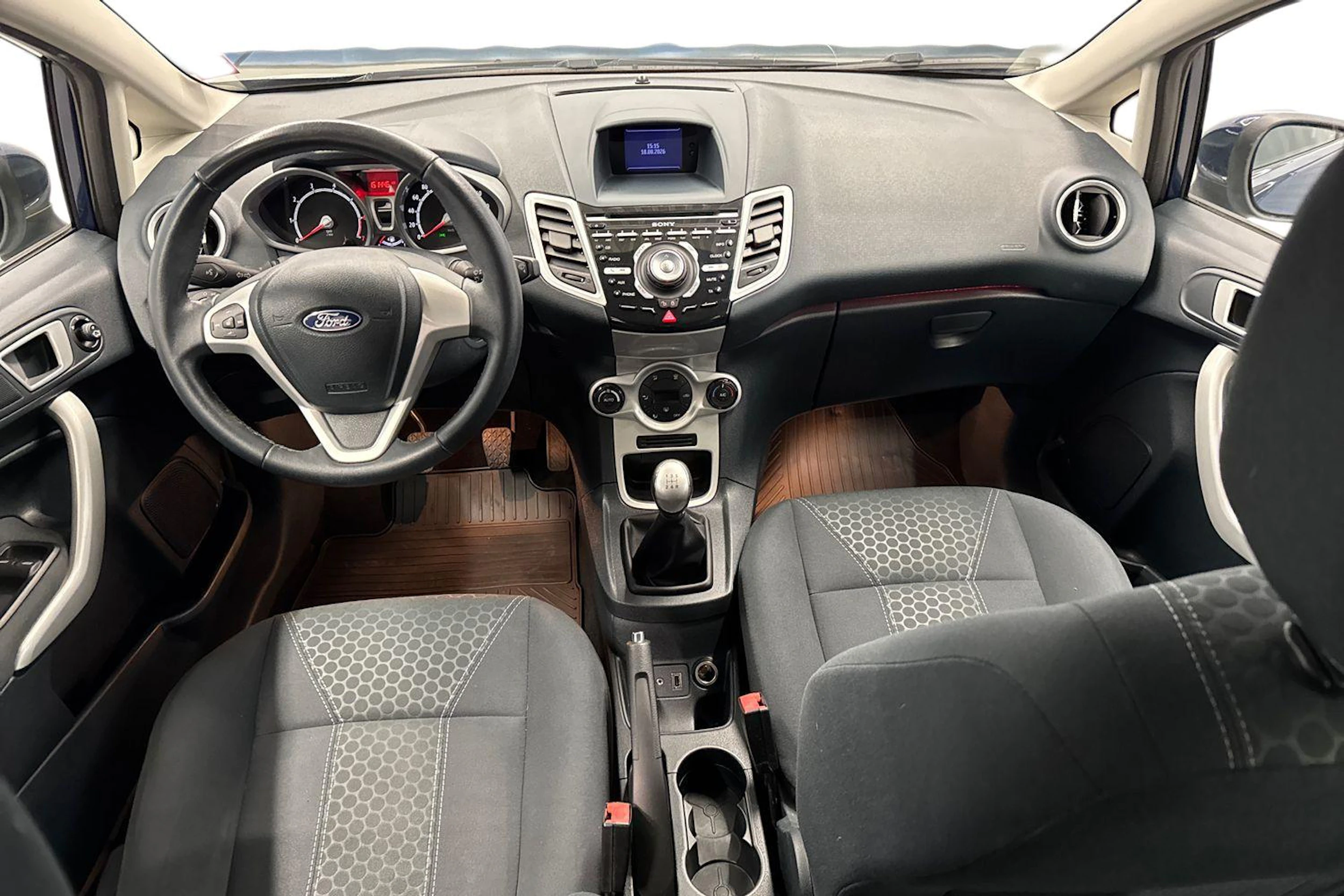 sininen Ford Fiesta 2012 kuva 7.