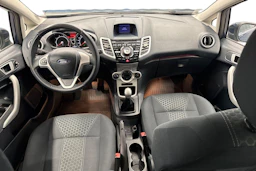 sininen Ford Fiesta 2012 kuva 7.