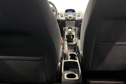 sininen Ford Fiesta 2012 kuva 16.