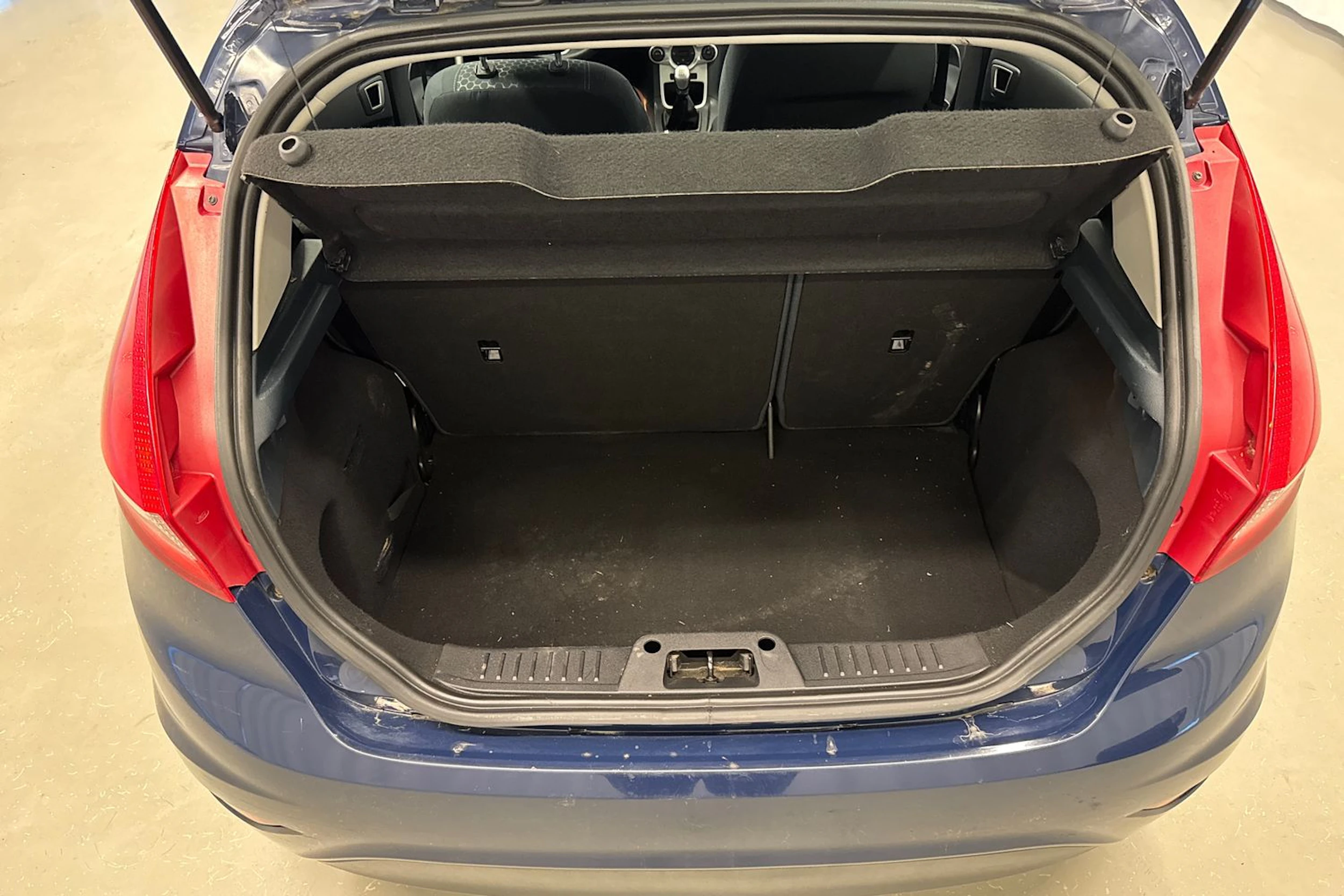 sininen Ford Fiesta 2012 kuva 17.