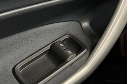 sininen Ford Fiesta 2012 kuva 19.