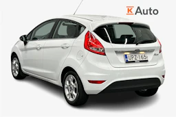 valkoinen Ford Fiesta 2012 kuva 2.