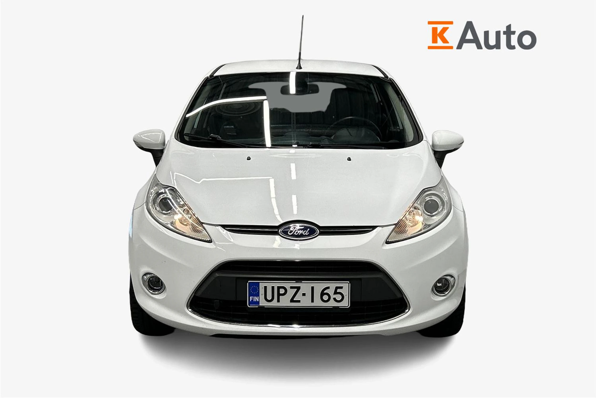 valkoinen Ford Fiesta 2012 kuva 4.