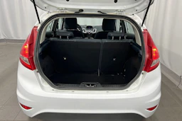 valkoinen Ford Fiesta 2012 kuva 12.