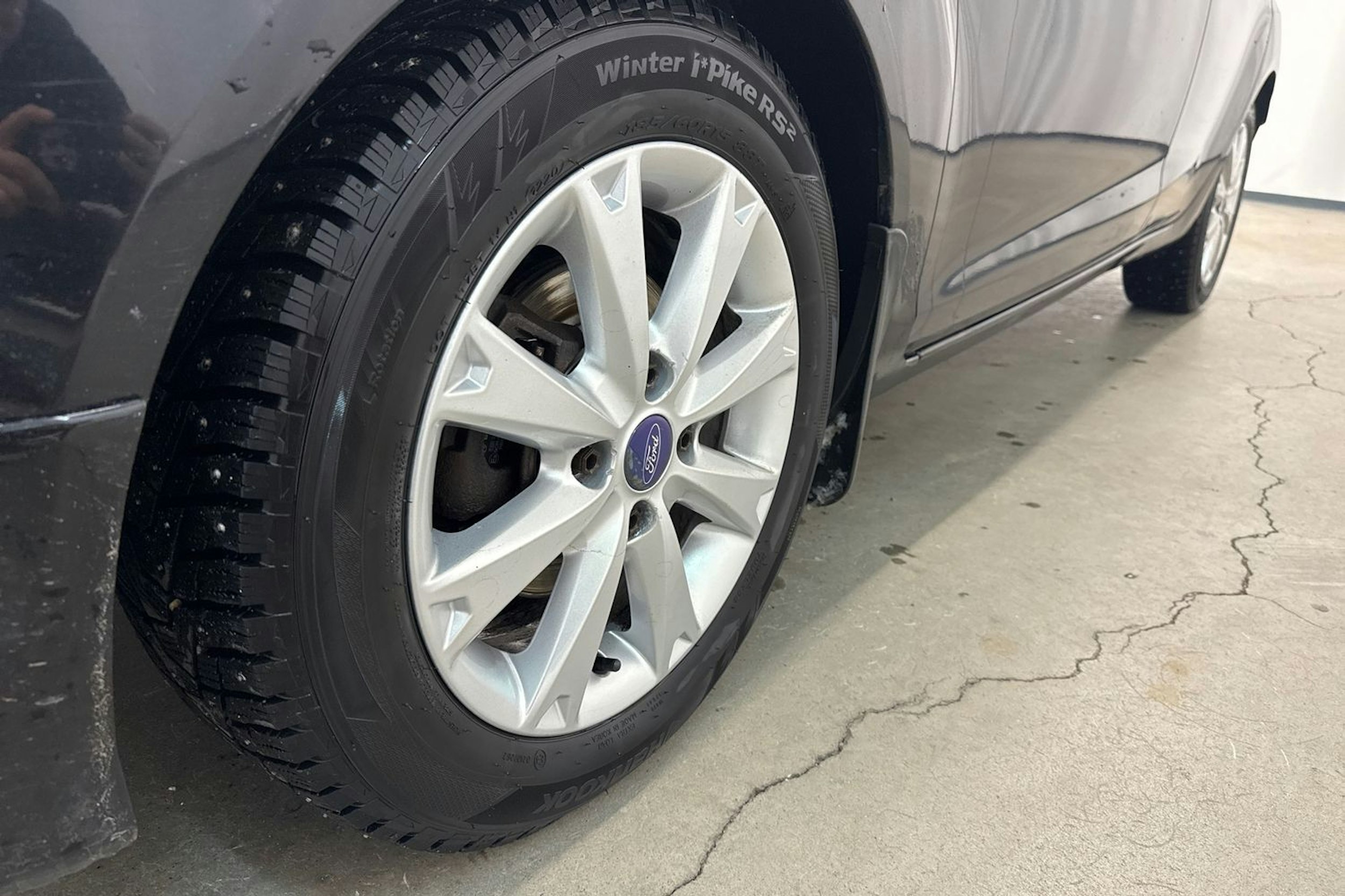 musta Ford Fiesta 2012 kuva 13.