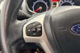 musta Ford Fiesta 2012 kuva 14.