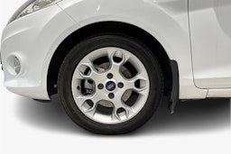valkoinen Ford Fiesta 2012 kuva 11.