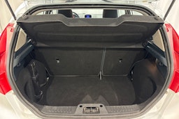 valkoinen Ford Fiesta 2012 kuva 15.