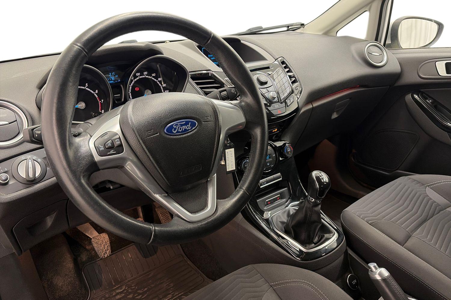 Ford Fiesta 2013, photo 6/24