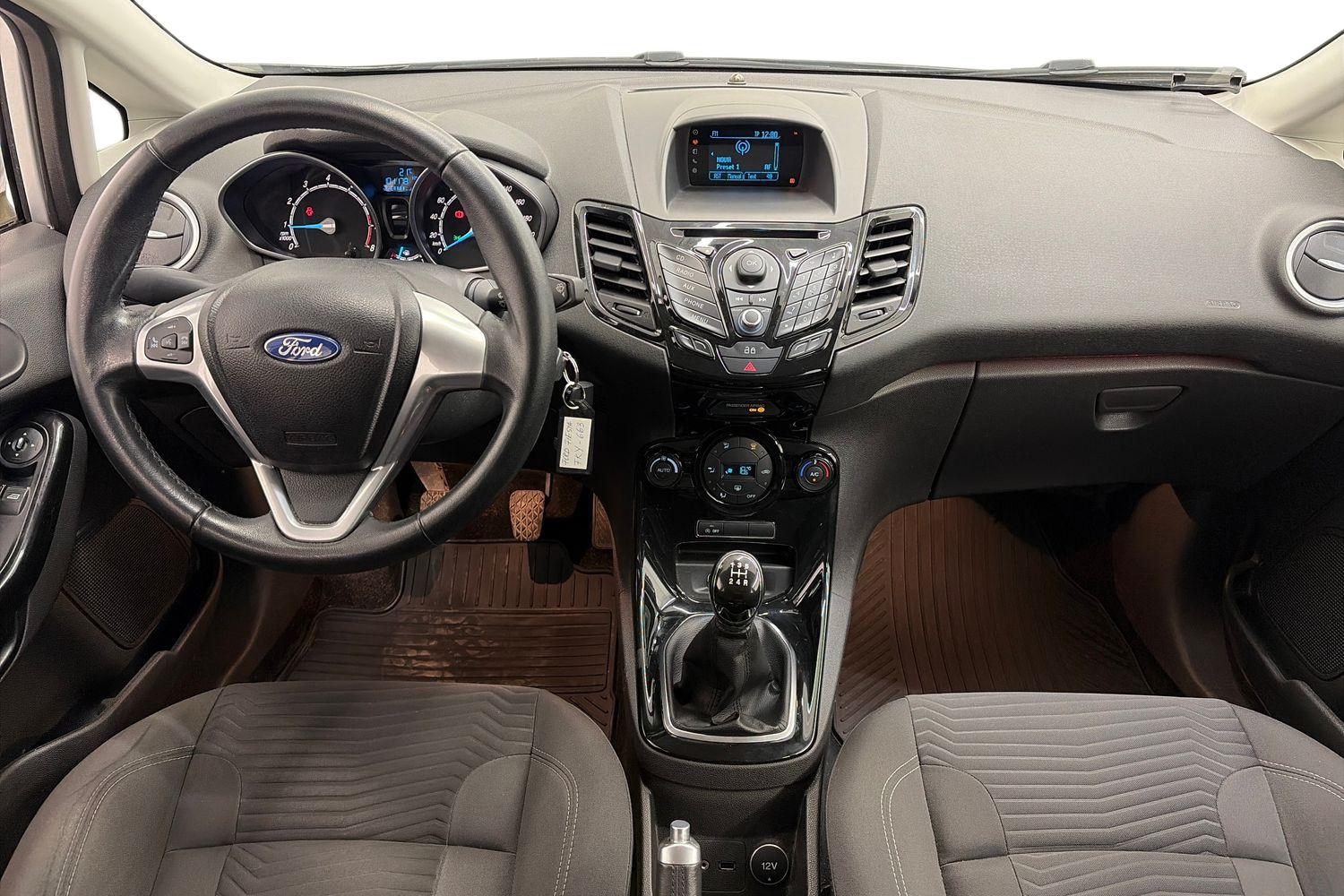 Ford Fiesta 2013, photo 7/24