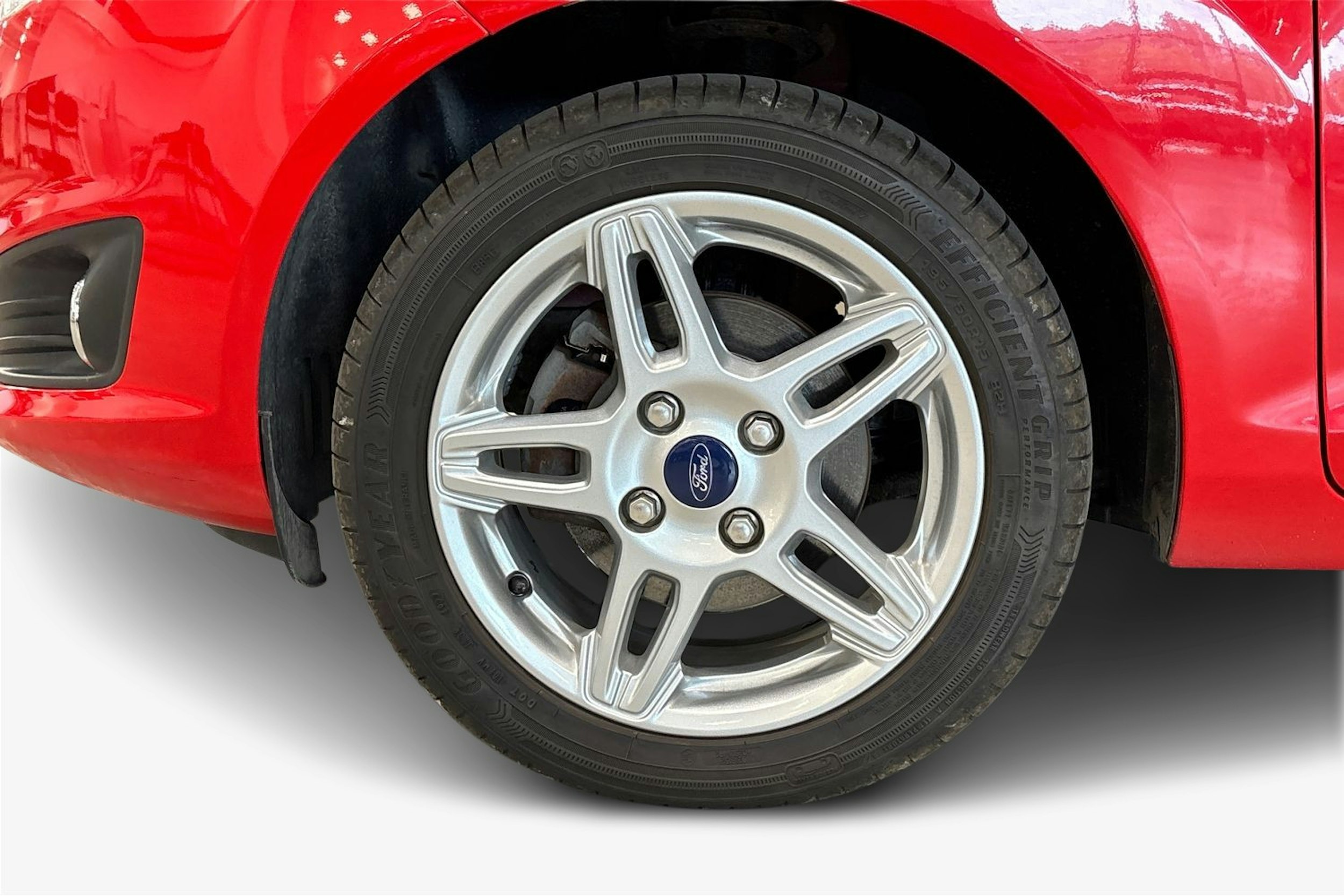 punainen Ford Fiesta 2013 kuva 11.