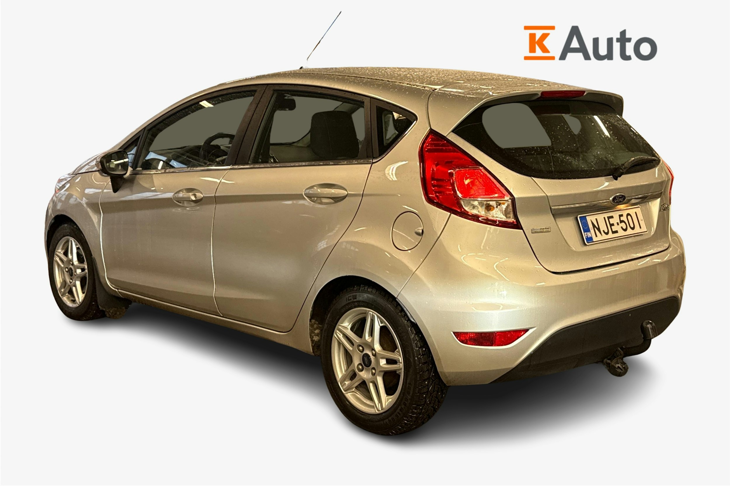 harmaa Ford Fiesta 2013 kuva 2.