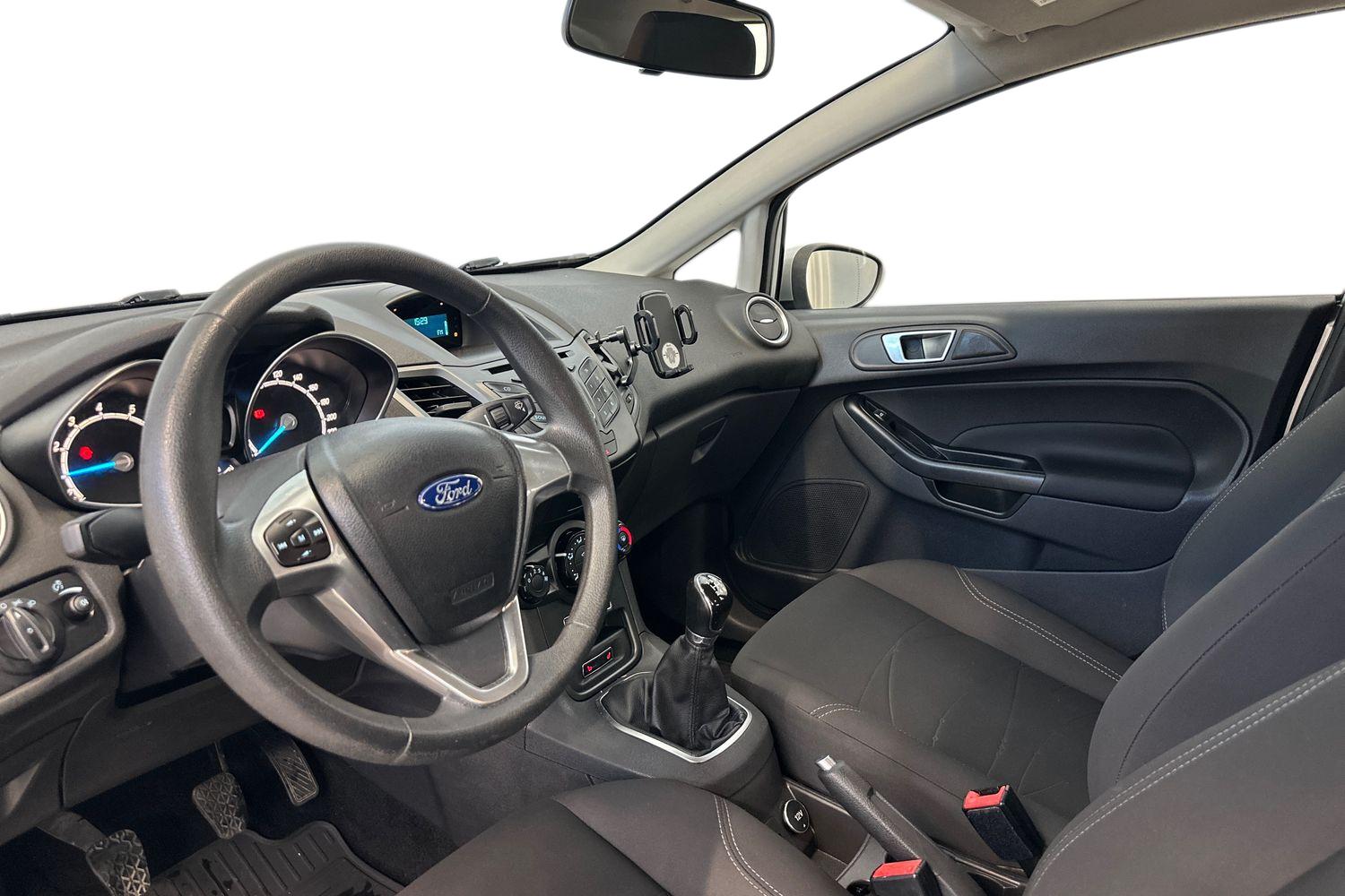 Ford Fiesta 2013, photo 6/26