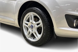 harmaa Ford Fiesta 2013 kuva 9.