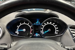 harmaa Ford Fiesta 2013 kuva 19.