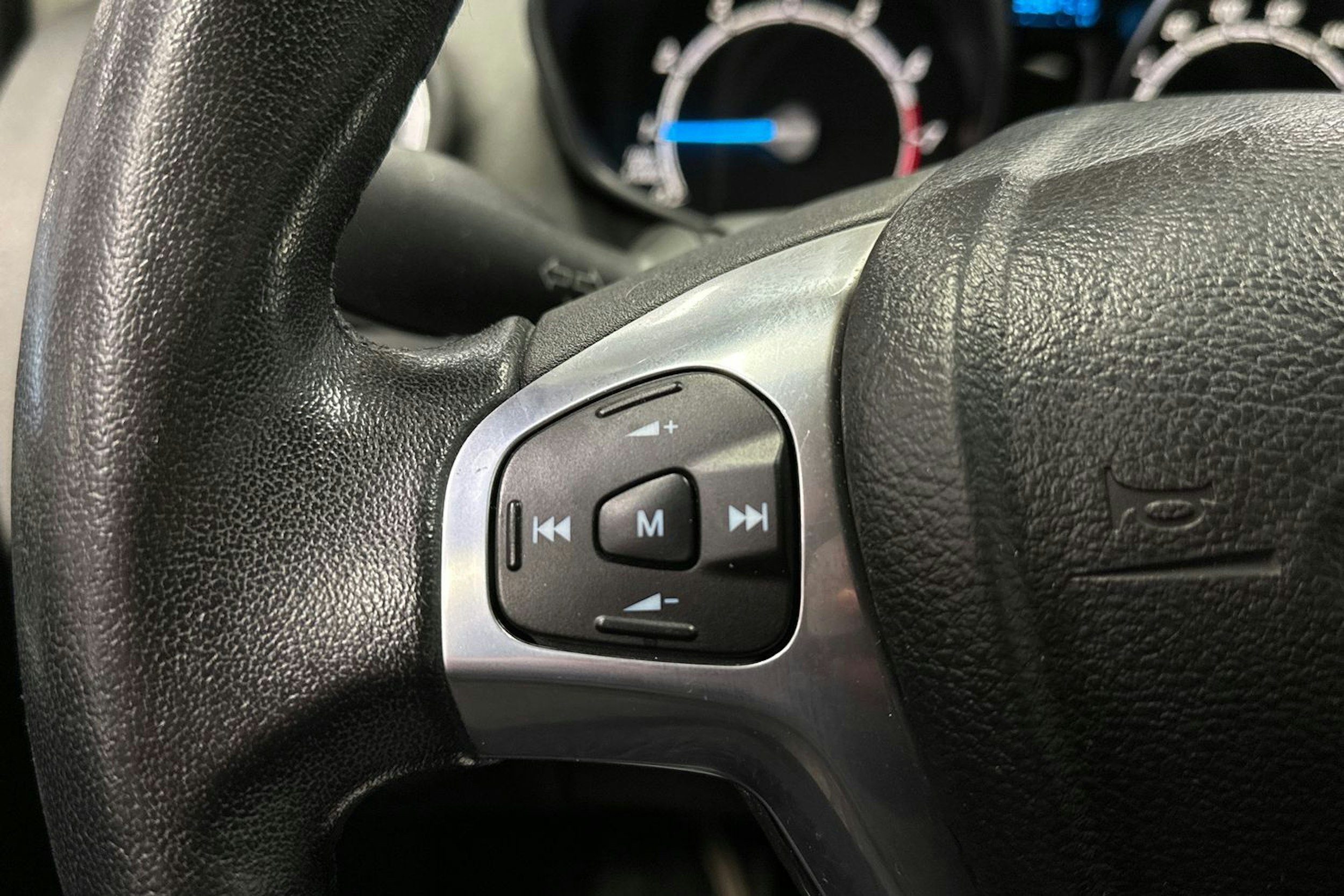 harmaa Ford Fiesta 2013 kuva 20.