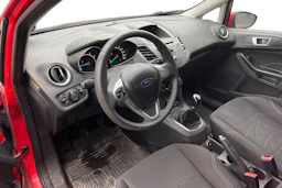 Punainen Ford FIESTA 2013 kuva 3.