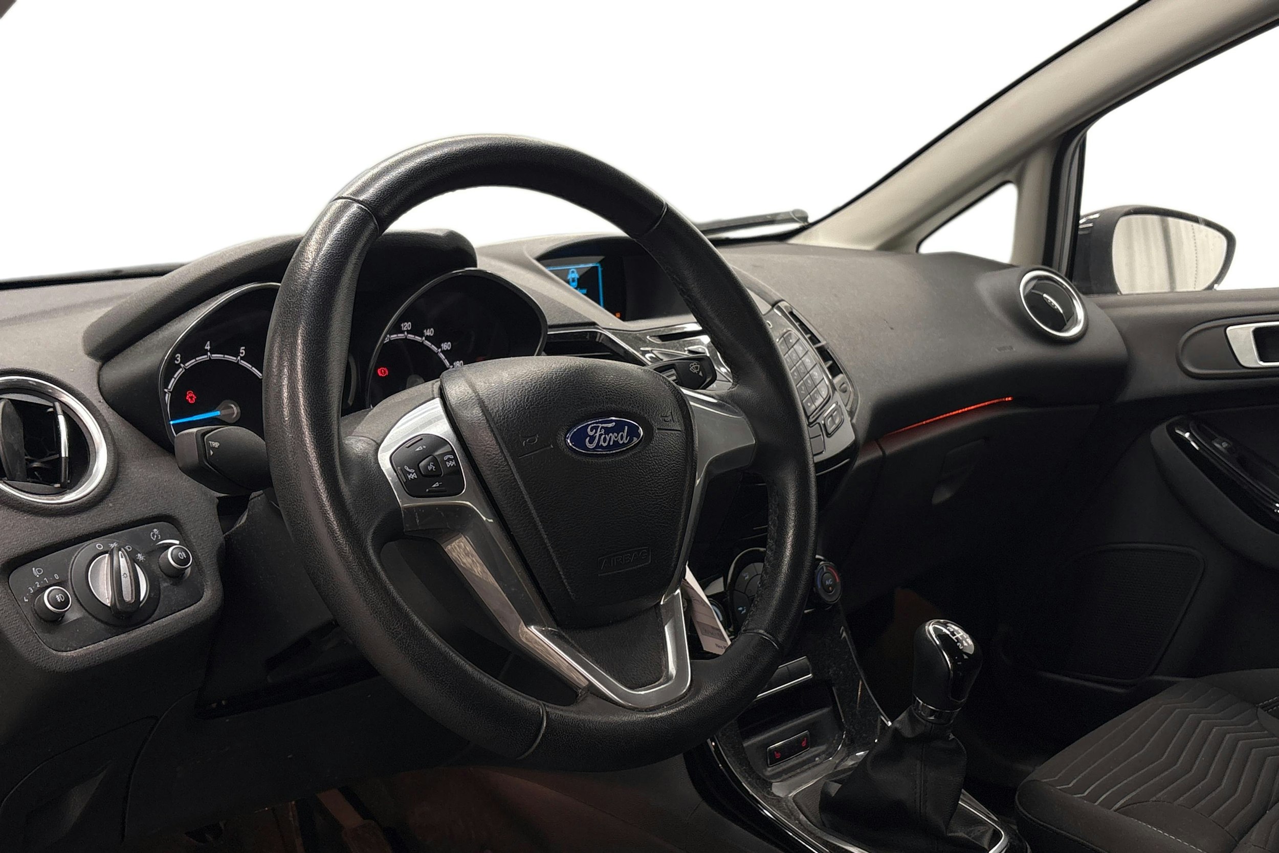 musta Ford Fiesta 2013 kuva 3.