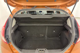 ruskea (beige) Ford Fiesta 2013 kuva 11.