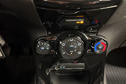 ruskea (beige) Ford Fiesta 2013 kuva 19.