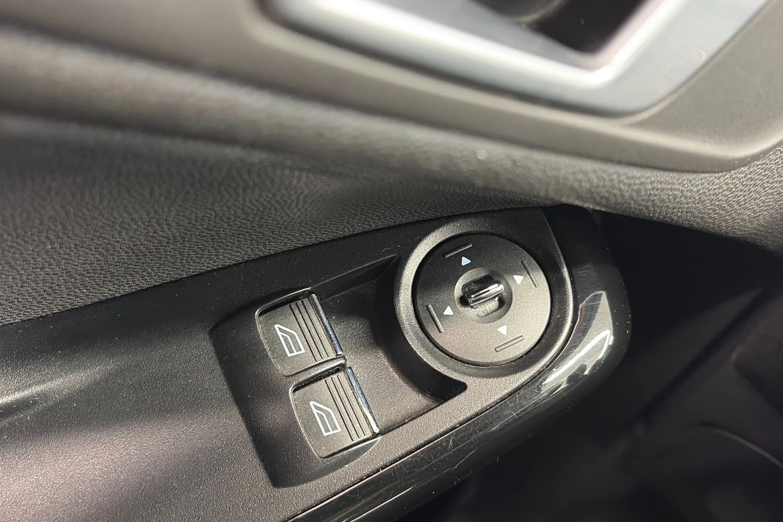 ruskea (beige) Ford Fiesta 2013 kuva 21.