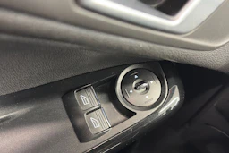 ruskea (beige) Ford Fiesta 2013 kuva 21.