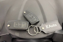 ruskea (beige) Ford Fiesta 2013 kuva 22.