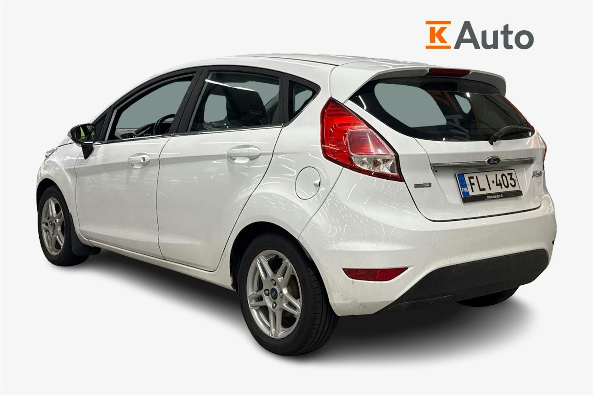 valkoinen Ford Fiesta 2014 kuva 2.