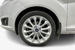 harmaa Ford Fiesta 2014 kuva 11.