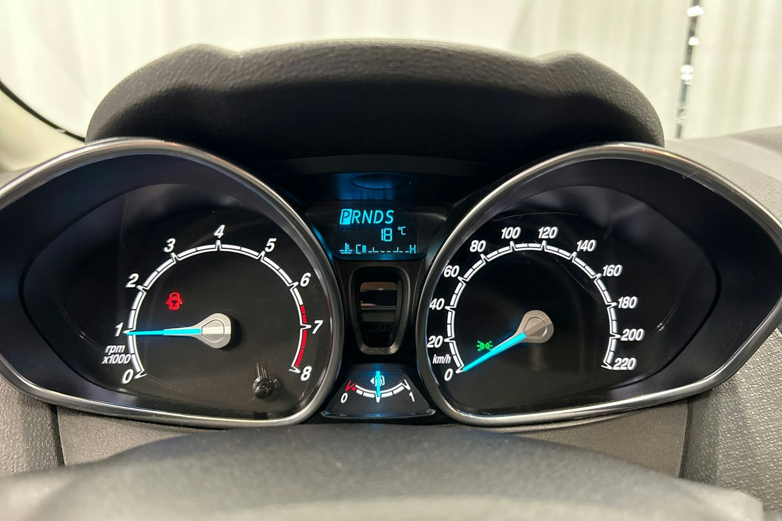 harmaa Ford Fiesta 2014 kuva 19.