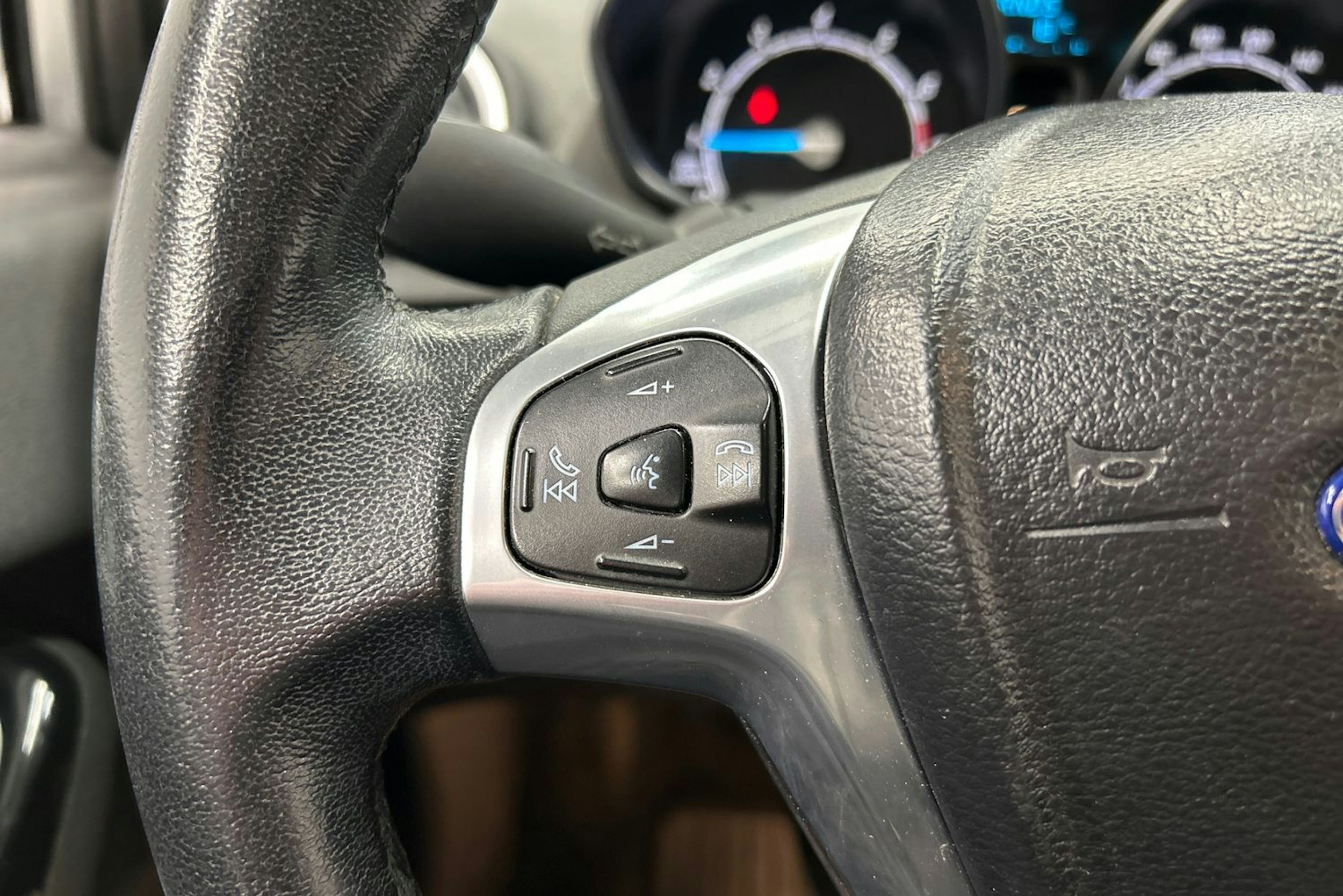 harmaa Ford Fiesta 2014 kuva 20.