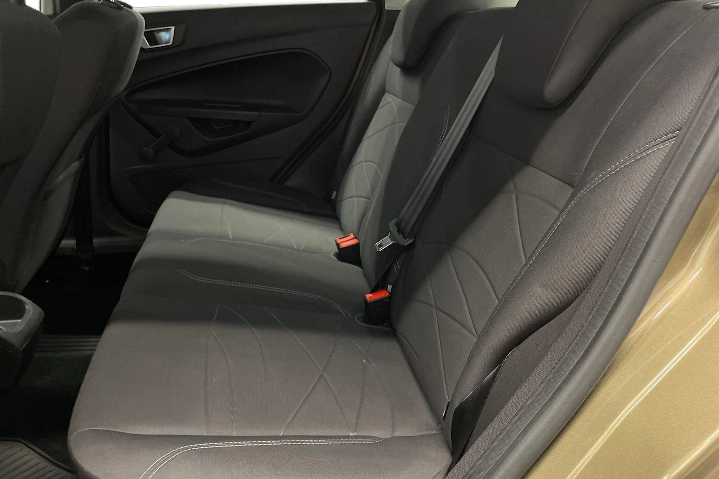 Ruskea (beige) Ford FIESTA 2014 kuva 8.