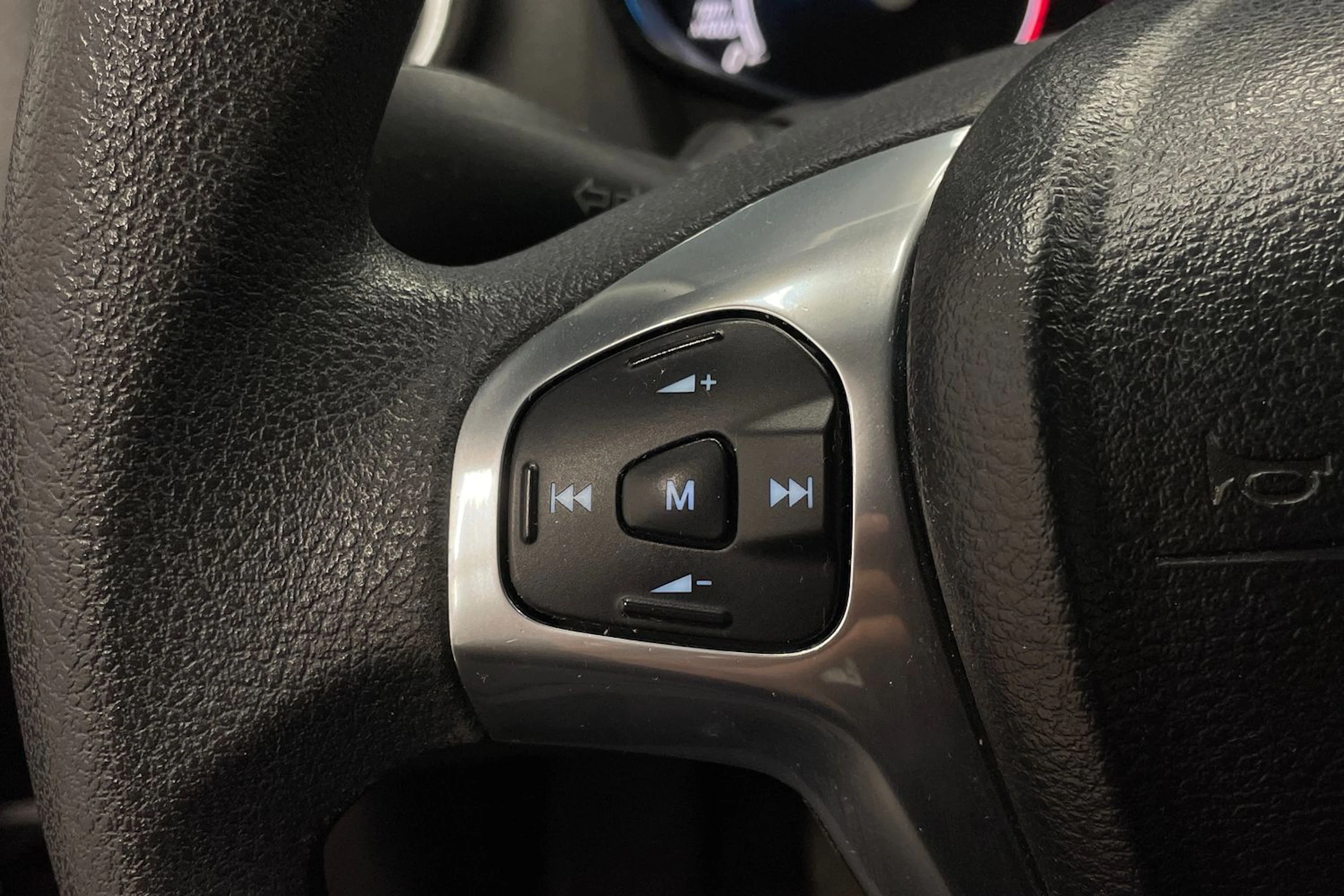 Ruskea (beige) Ford FIESTA 2014 kuva 13.