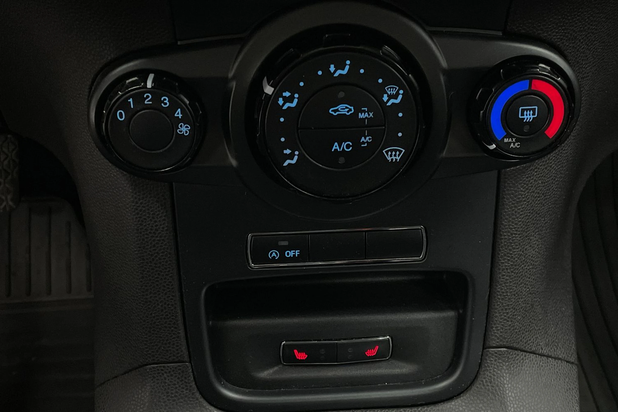 Ruskea (beige) Ford FIESTA 2014 kuva 15.