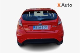 punainen Ford Fiesta 2015 kuva 4.