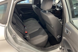 harmaa Ford Fiesta 2015 kuva 15.
