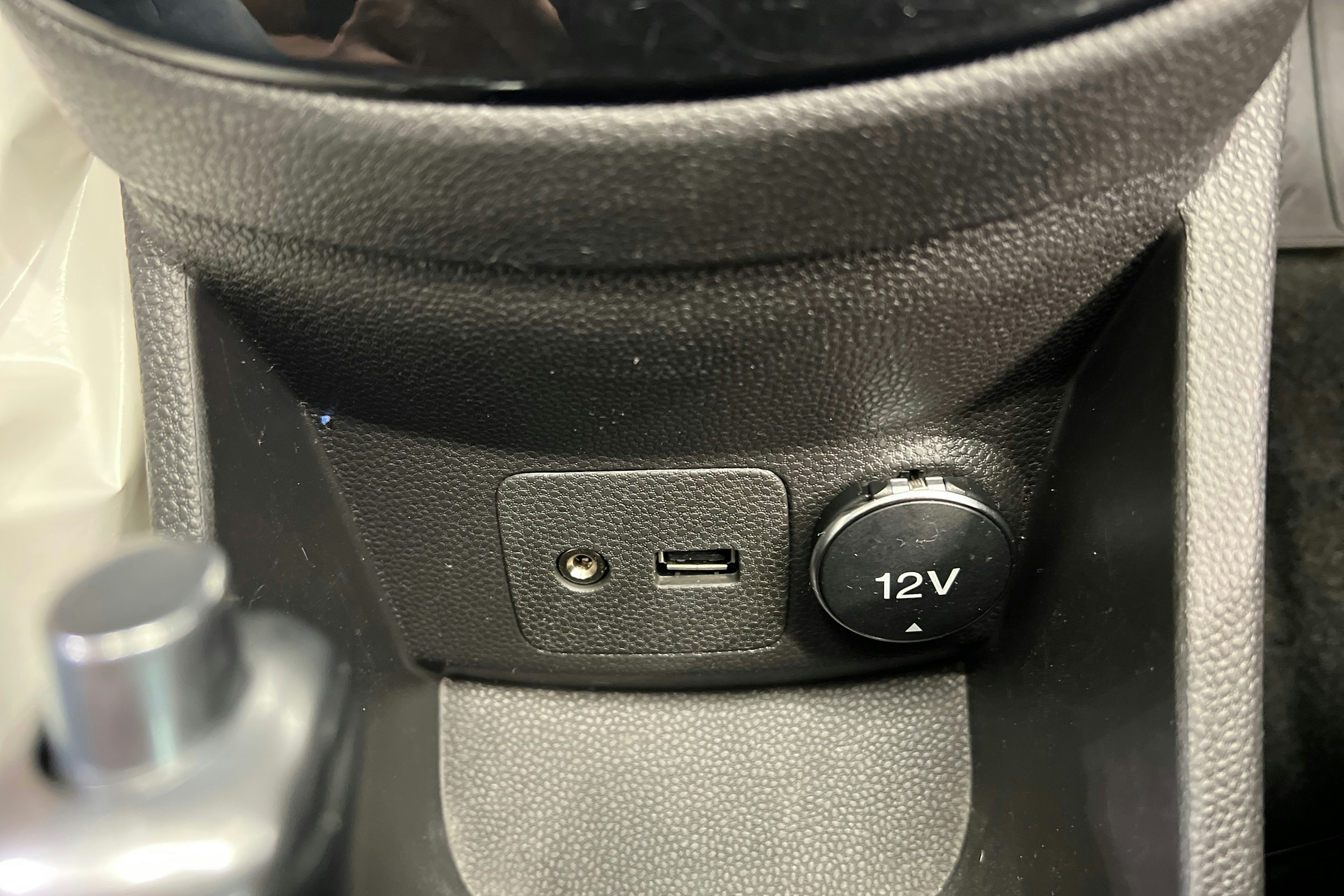 harmaa Ford Fiesta 2015 kuva 19.