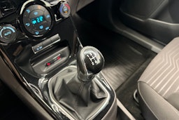 harmaa Ford Fiesta 2015 kuva 20.