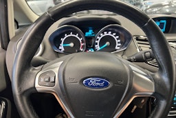 harmaa Ford Fiesta 2015 kuva 22.