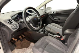 harmaa Ford Fiesta 2015 kuva 3.