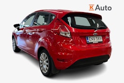 punainen Ford Fiesta 2015 kuva 2.