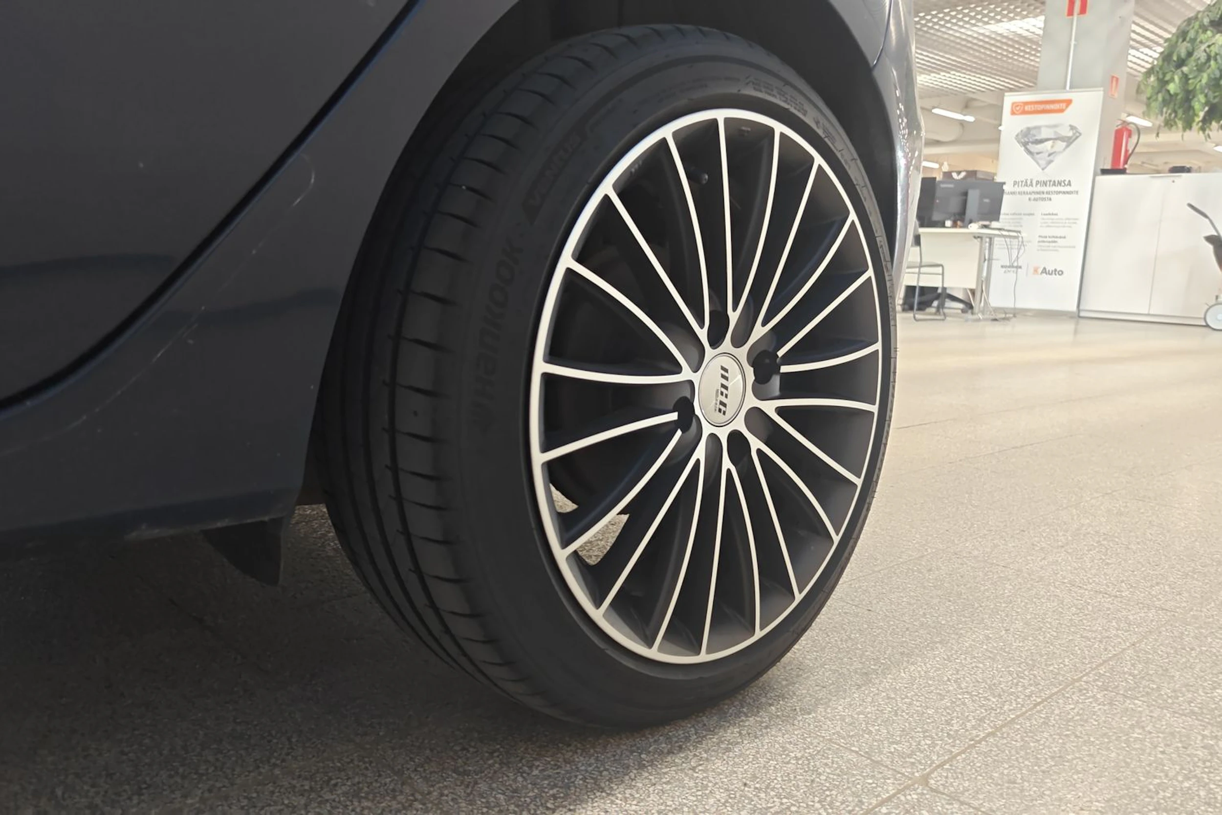 sininen Ford Fiesta 2015 kuva 4.